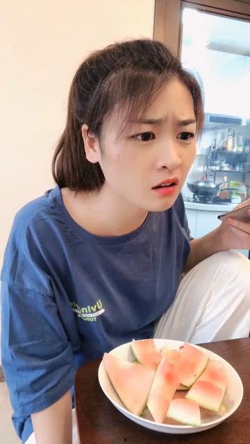 娱乐吃瓜酱咋了