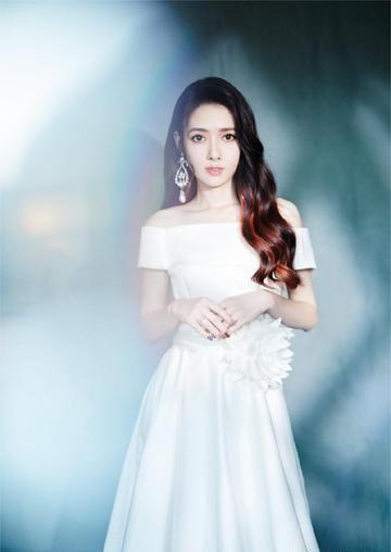 娱乐吃瓜郭碧婷,娱乐圈的甜蜜瓜果，甜蜜背后的故事